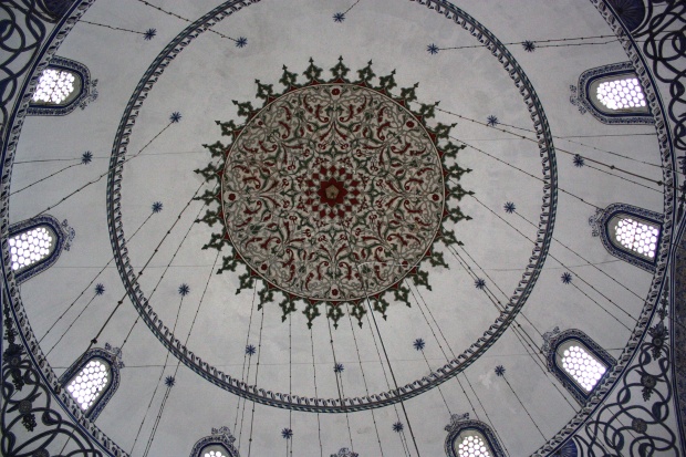 Mehmet Fatihin moskeijan sisäkaton mosaiikkia.